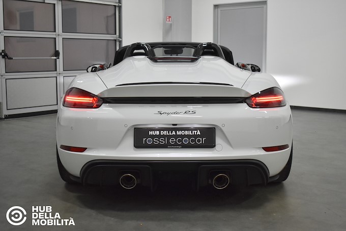 PORSCHE 718 Spyder RS